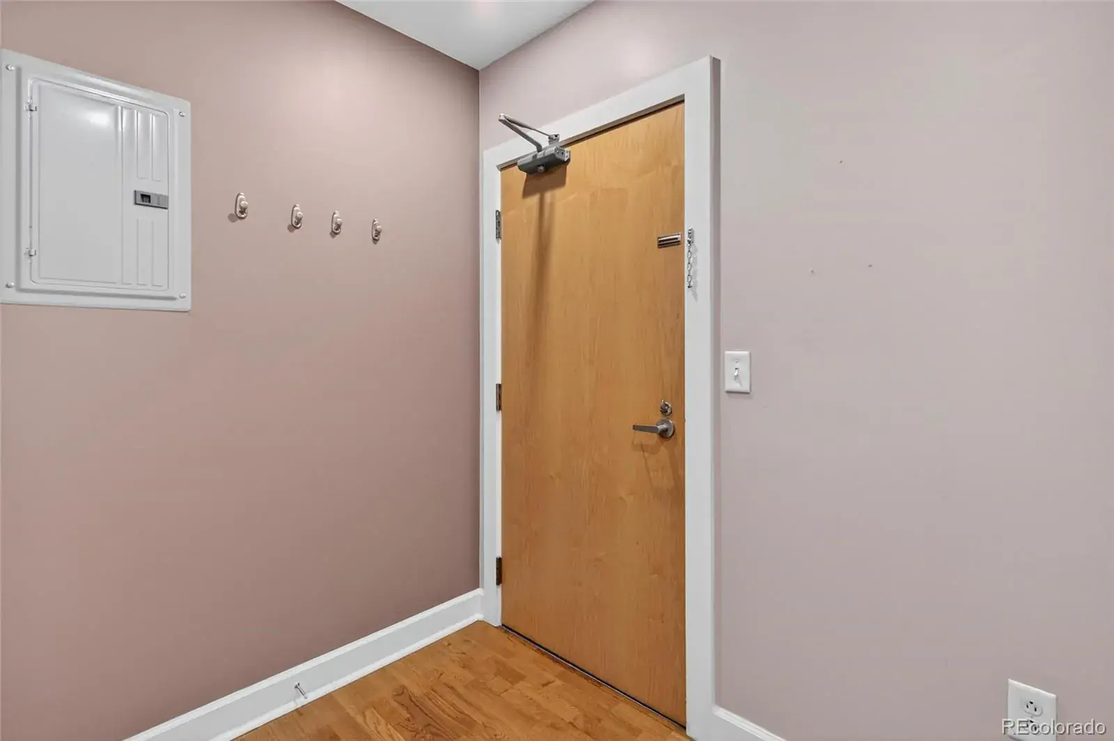 10082025033706 1600 4