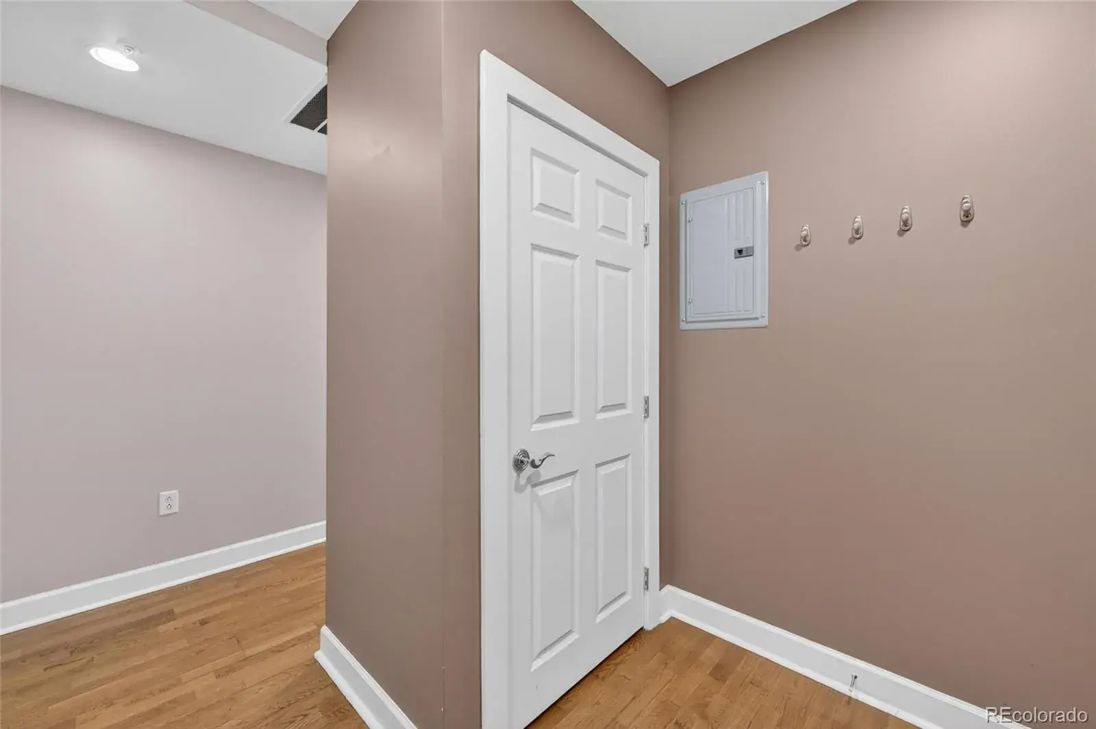 10082025033706 1600 5