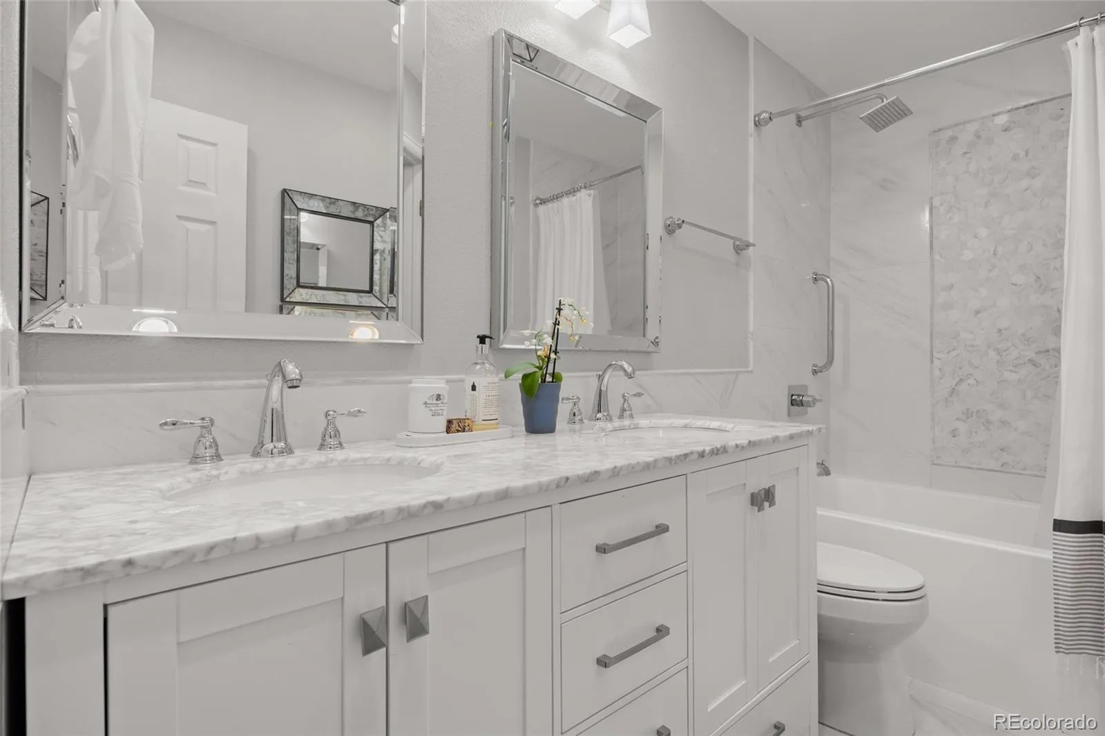 6023 S Lima Street Englewood CO 80111 MLS #REC9609831 06122026175134 1600 26