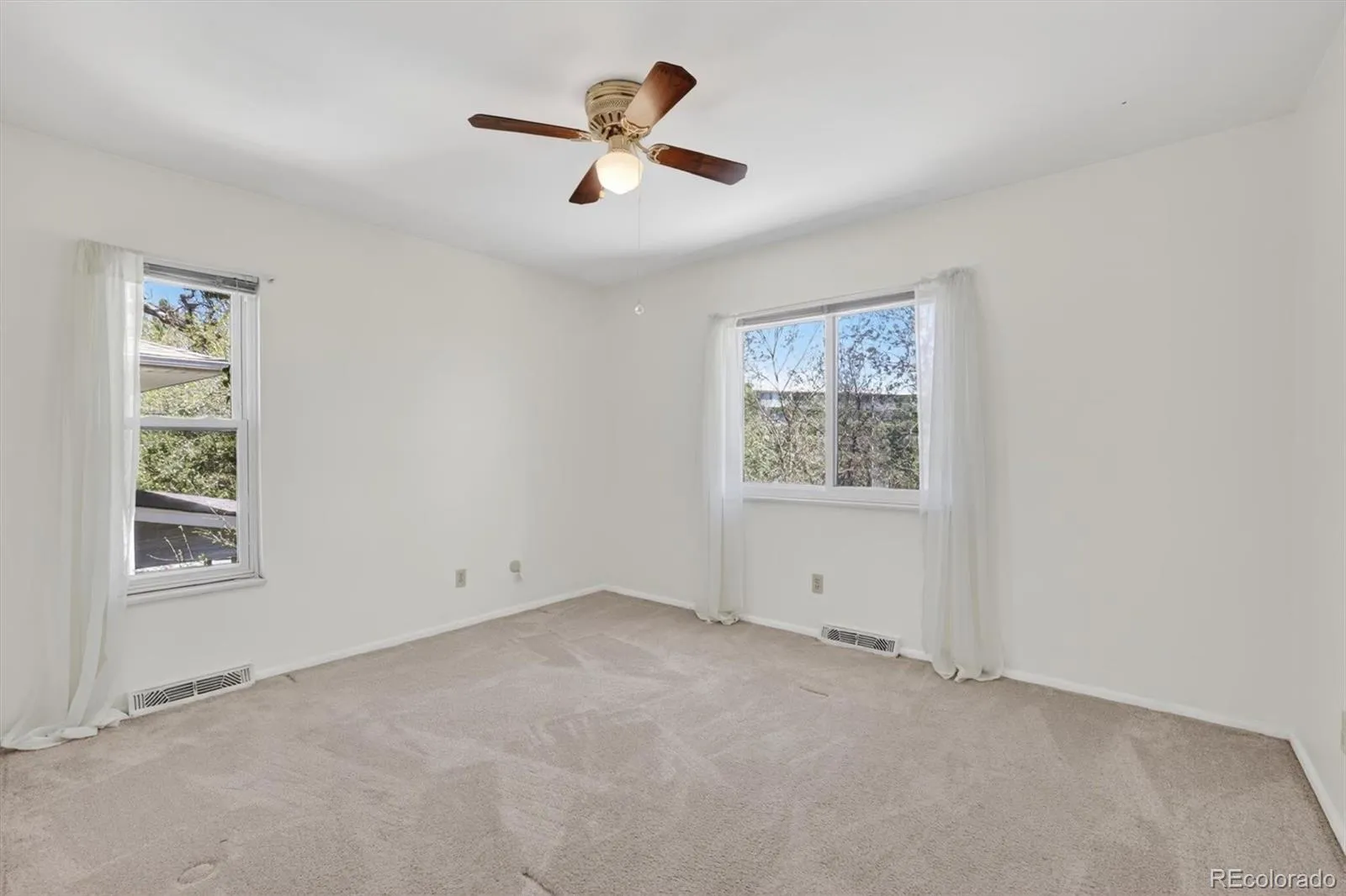 7183 E Warren Drive Denver CO 80224 MLS #REC9617531 04152026193614 1600 24