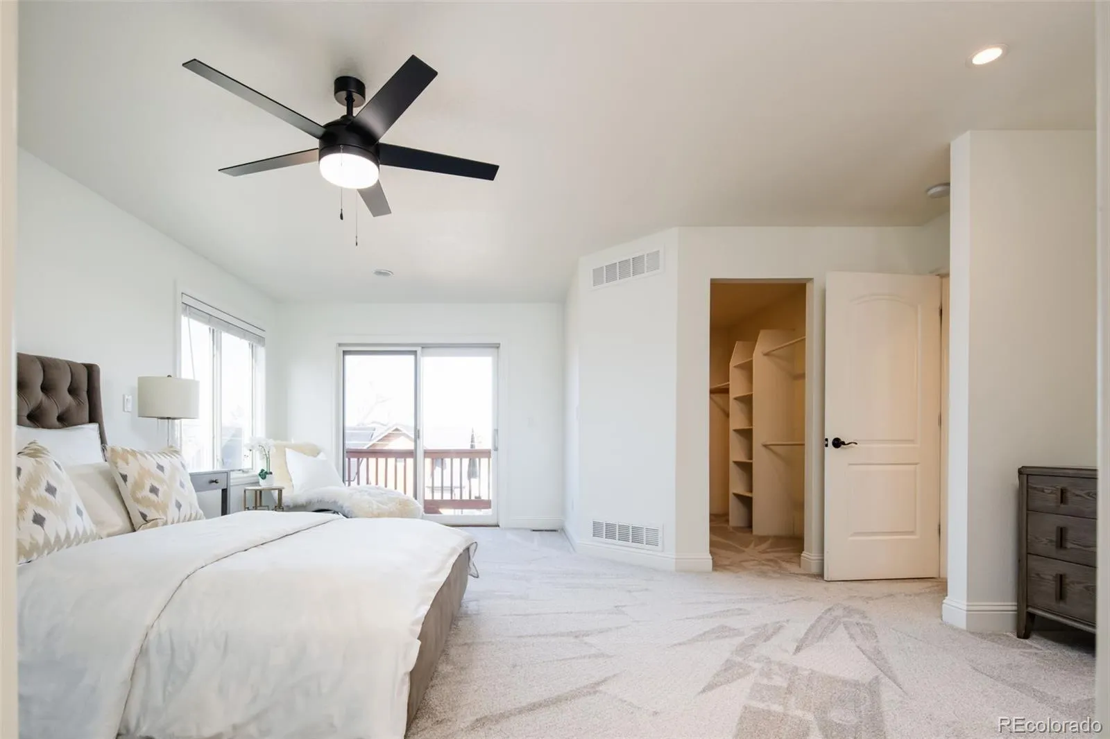 04162026042145 1600 22