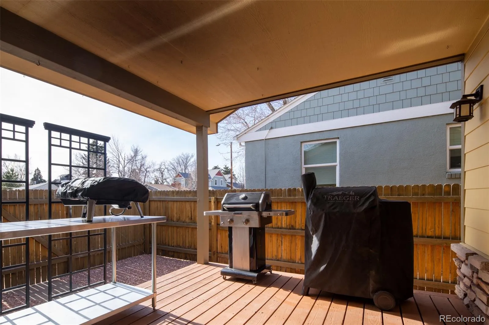 04162026042145 1600 33