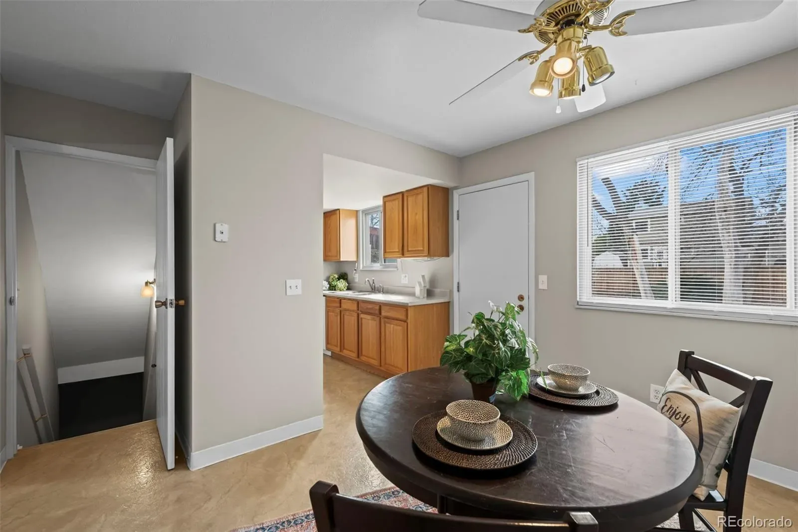 03242026004336 1600 10