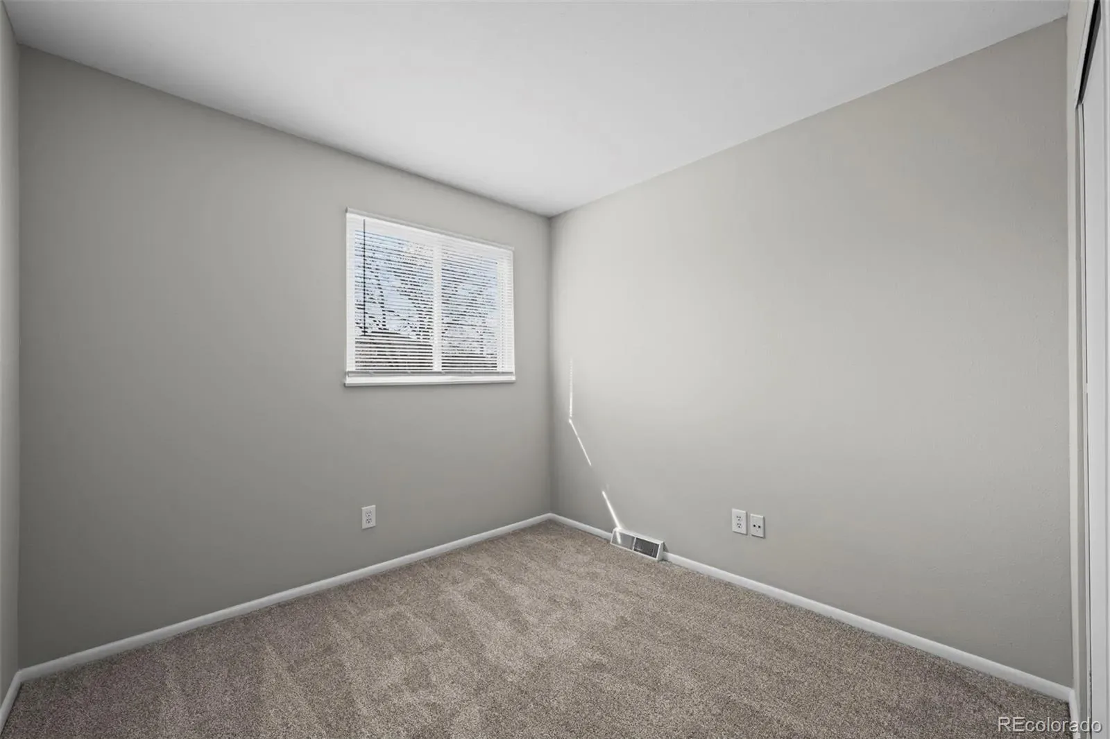 03242026004336 1600 15