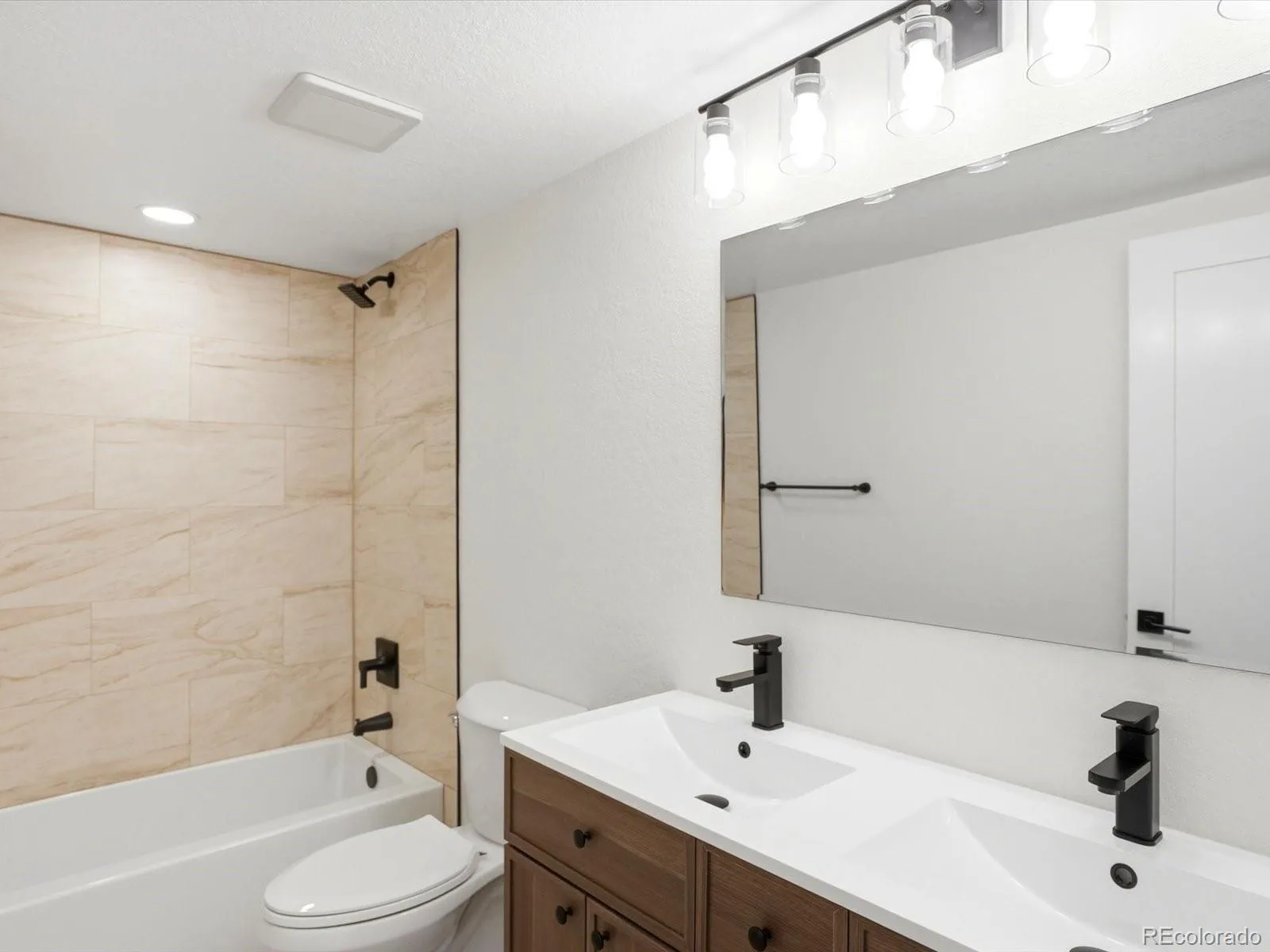 2640 N Cook Street Denver CO 80205 MLS #REC9625027 06242026025702 1600 22