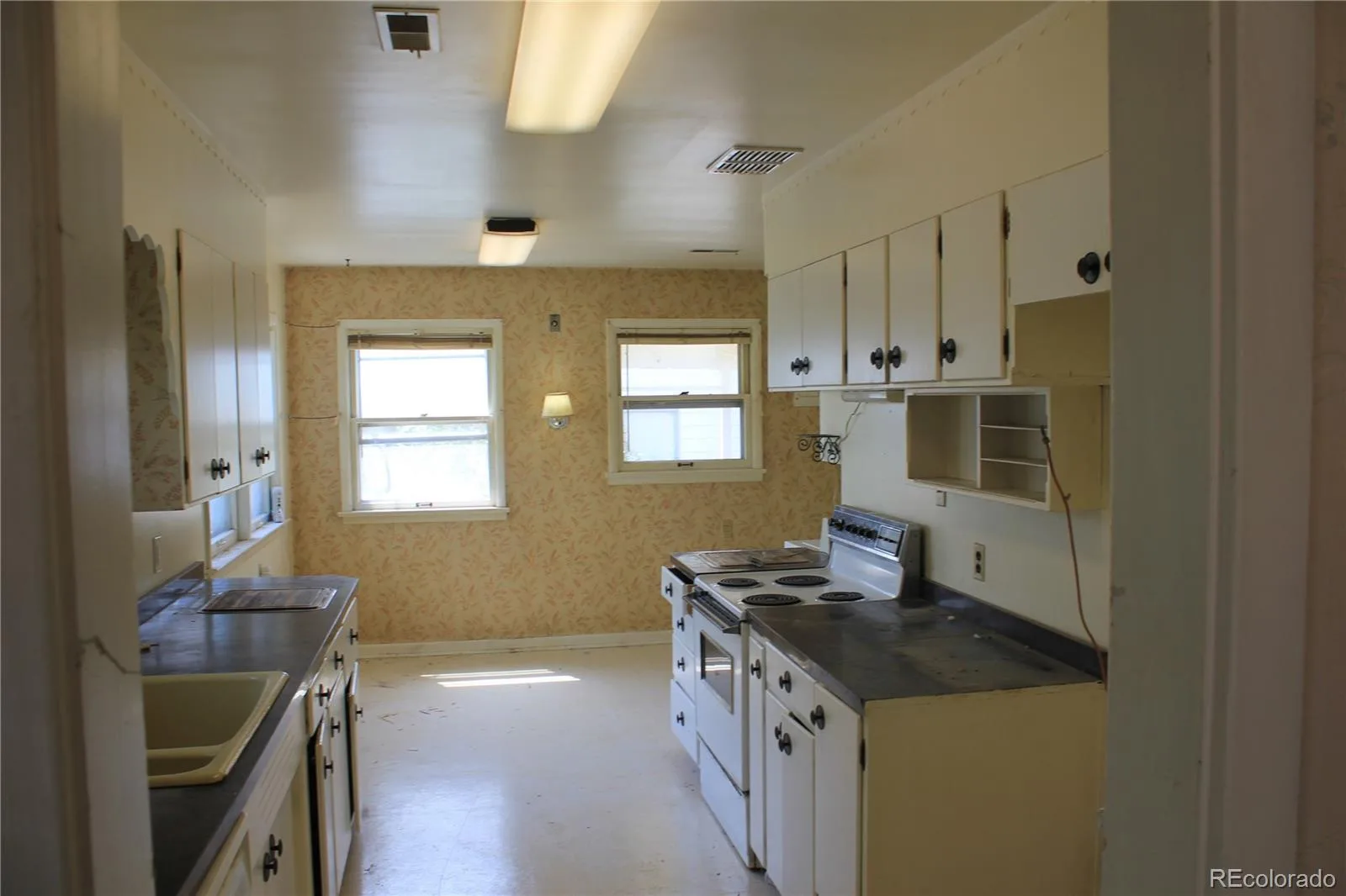 111 S 9th Avenue Brighton CO 80601 | MLS #REC9626485 07212026192601 1600 11