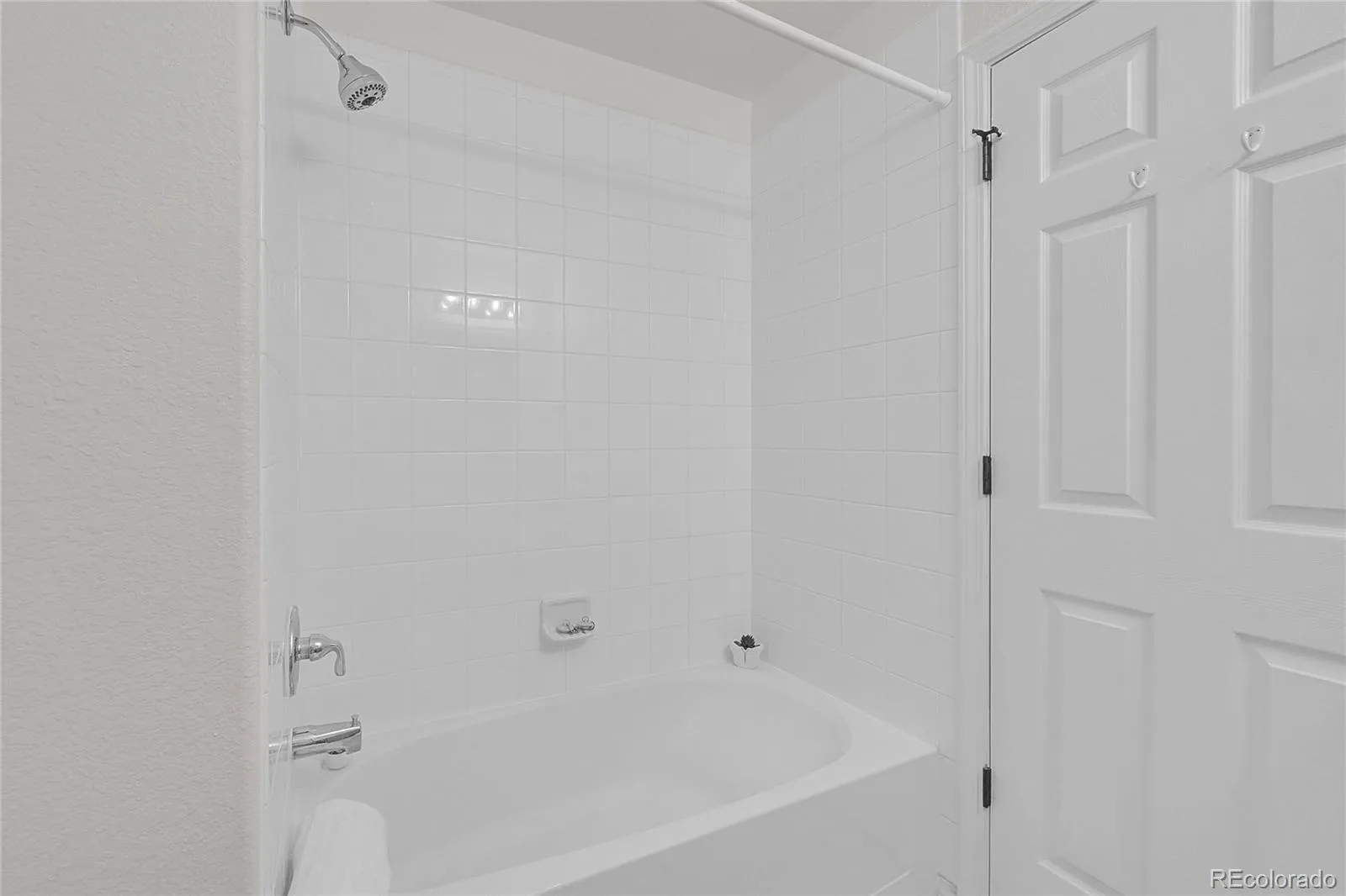 12711 Colorado Boulevard #L-1217 Thornton CO 80241 MLS #REC9627327 04132026180739 1600 12