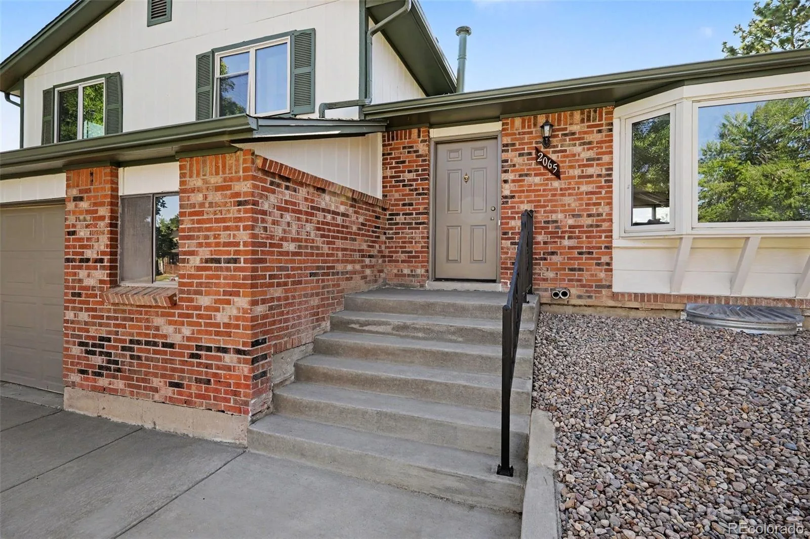 2065 S Rifle Street Aurora CO 80013 | MLS #REC9629912 07152026183735 1600 1