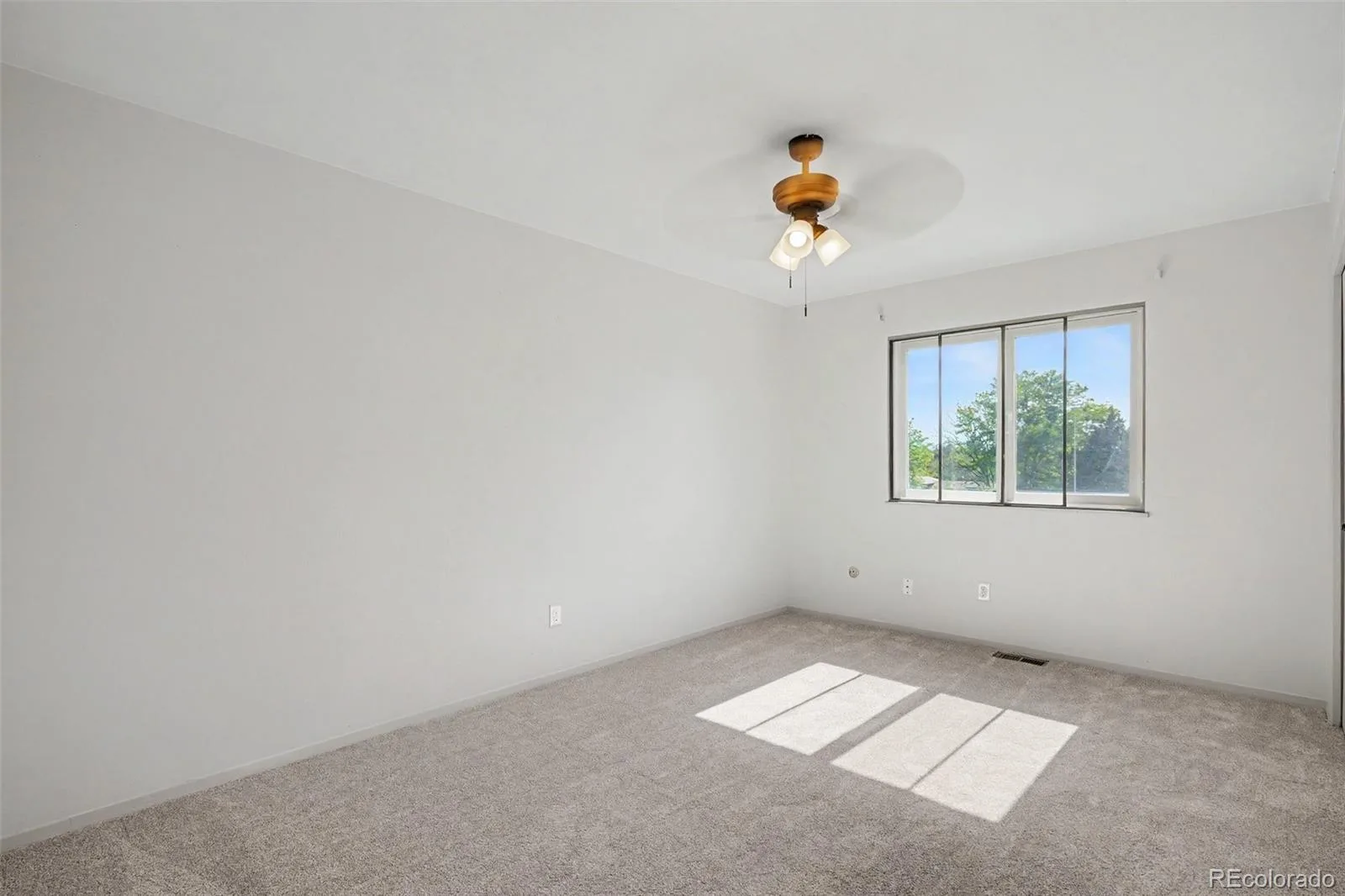 2065 S Rifle Street Aurora CO 80013 | MLS #REC9629912 07152026183735 1600 19