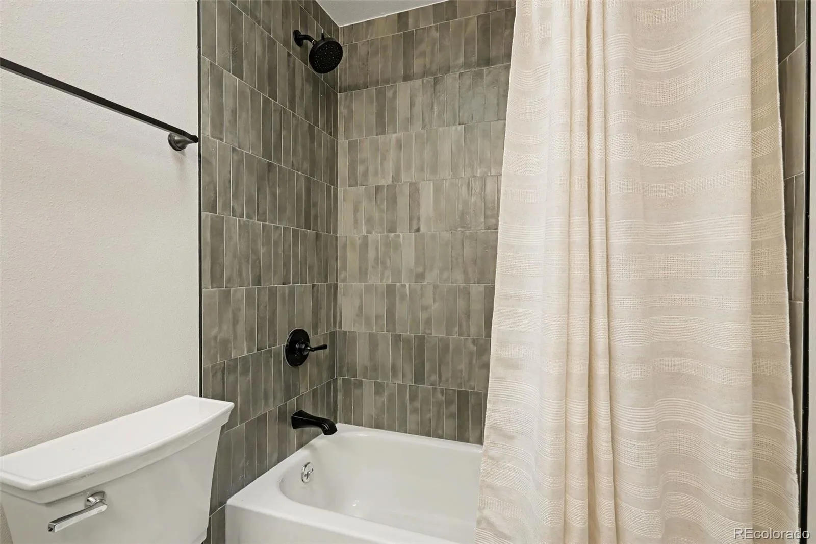 2065 S Rifle Street Aurora CO 80013 | MLS #REC9629912 07152026183735 1600 21