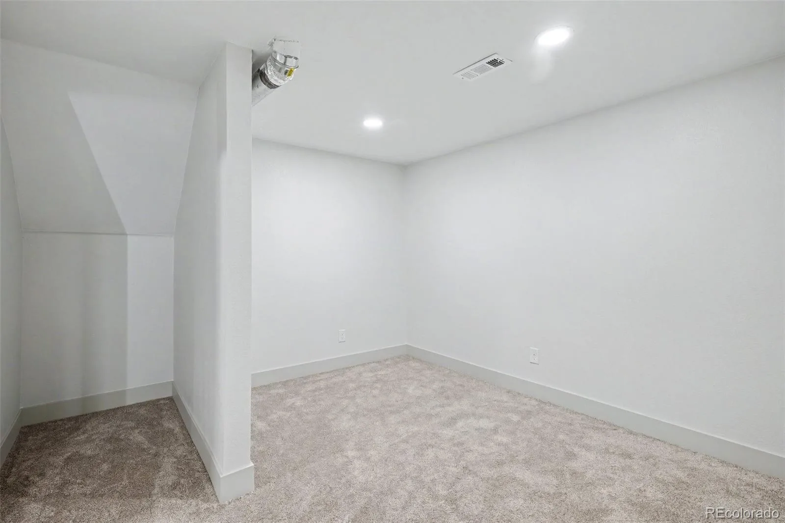 2065 S Rifle Street Aurora CO 80013 | MLS #REC9629912 07152026183735 1600 24