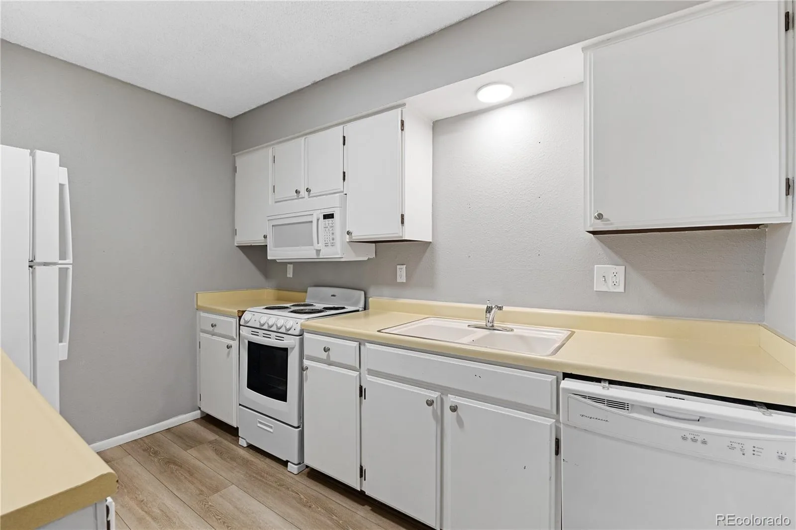 3855 S Monaco Street Parkway #178 Denver CO 80237 MLS #REC9632940 07162026151659 1600 8