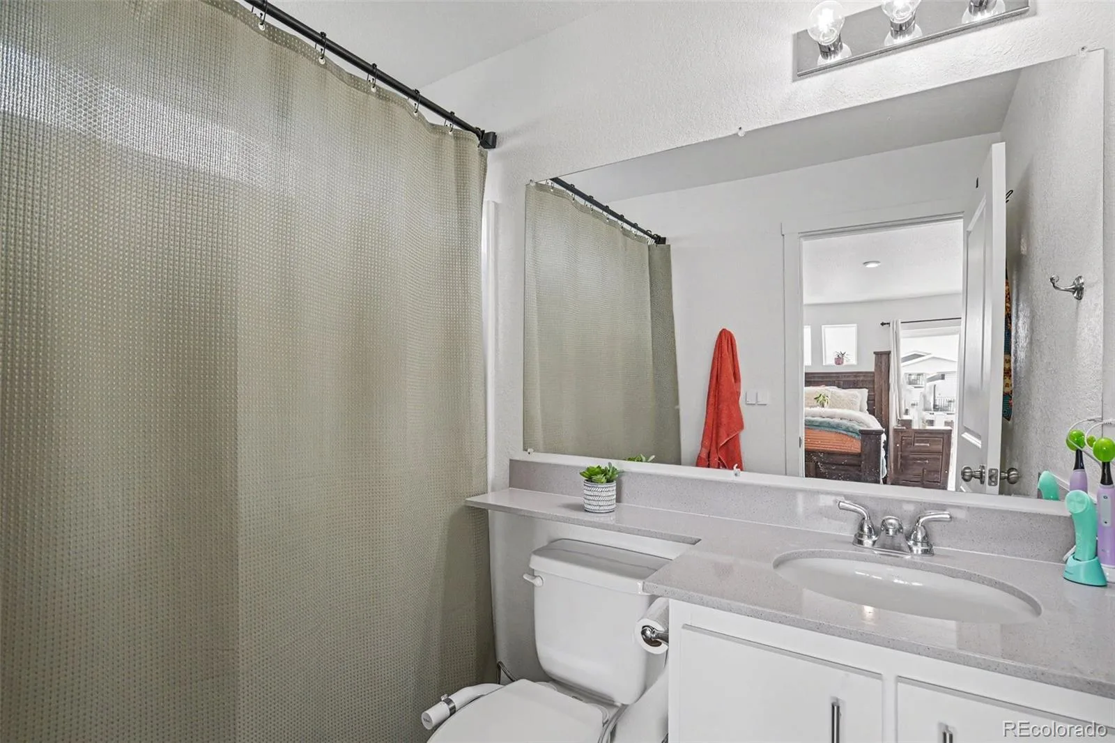 18262 E 49th Place Denver CO 80249 MLS #REC9633991 06032026223511 1600 19