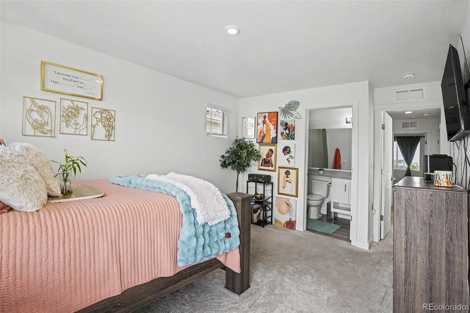 18262 E 49th Place Denver CO 80249 MLS #REC9633991 06032026223511 1600 20
