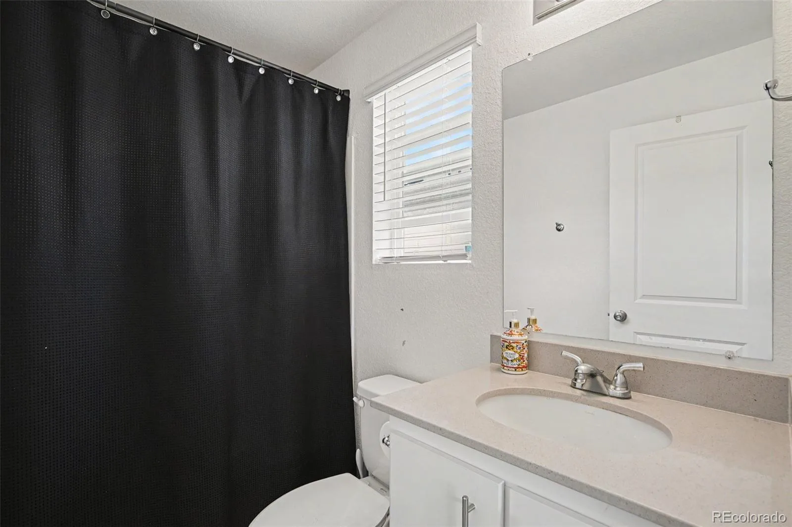 18262 E 49th Place Denver CO 80249 MLS #REC9633991 06032026223511 1600 21