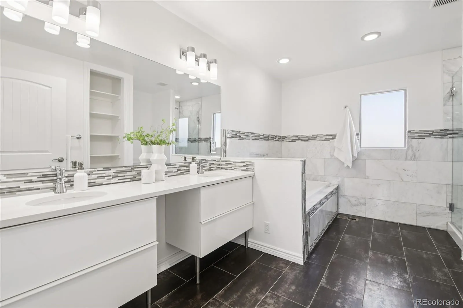 04162026224915 1600 26