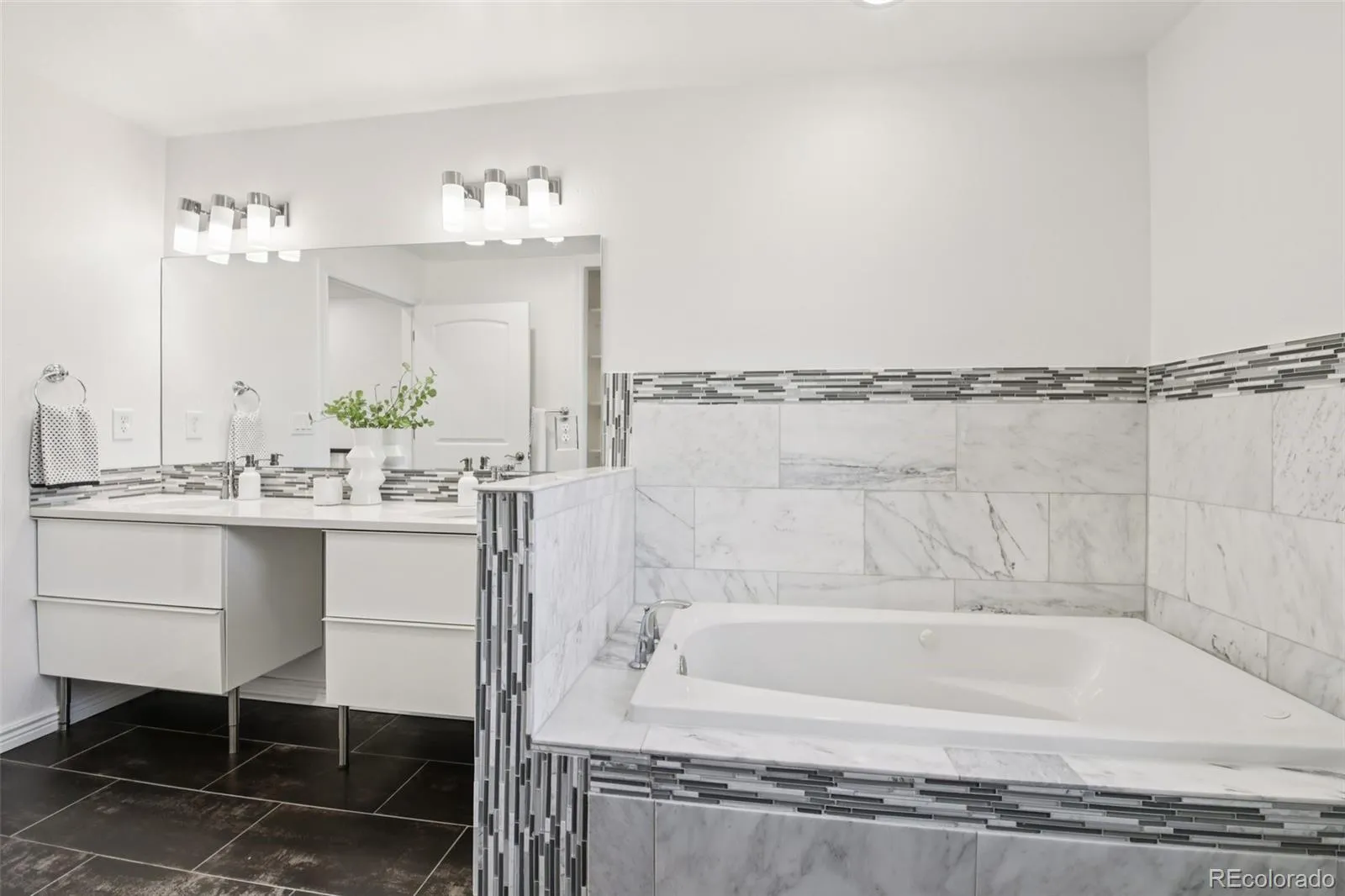 04162026224915 1600 27