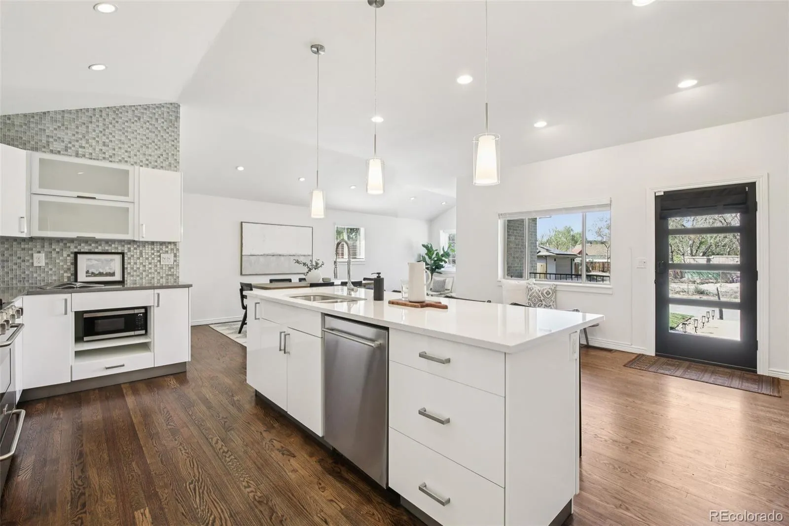 04162026224915 1600 6