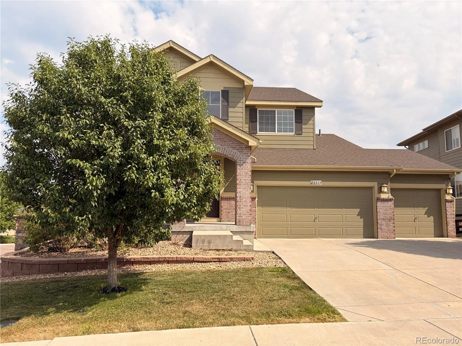 22517 E Layton Circle Aurora CO 80015 | MLS #REC9641408 08262026000507 1600 1