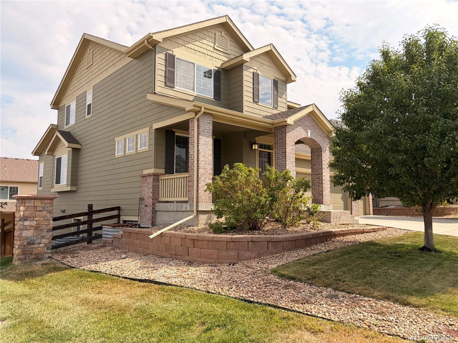 22517 E Layton Circle Aurora CO 80015 | MLS #REC9641408 08262026000507 1600 2