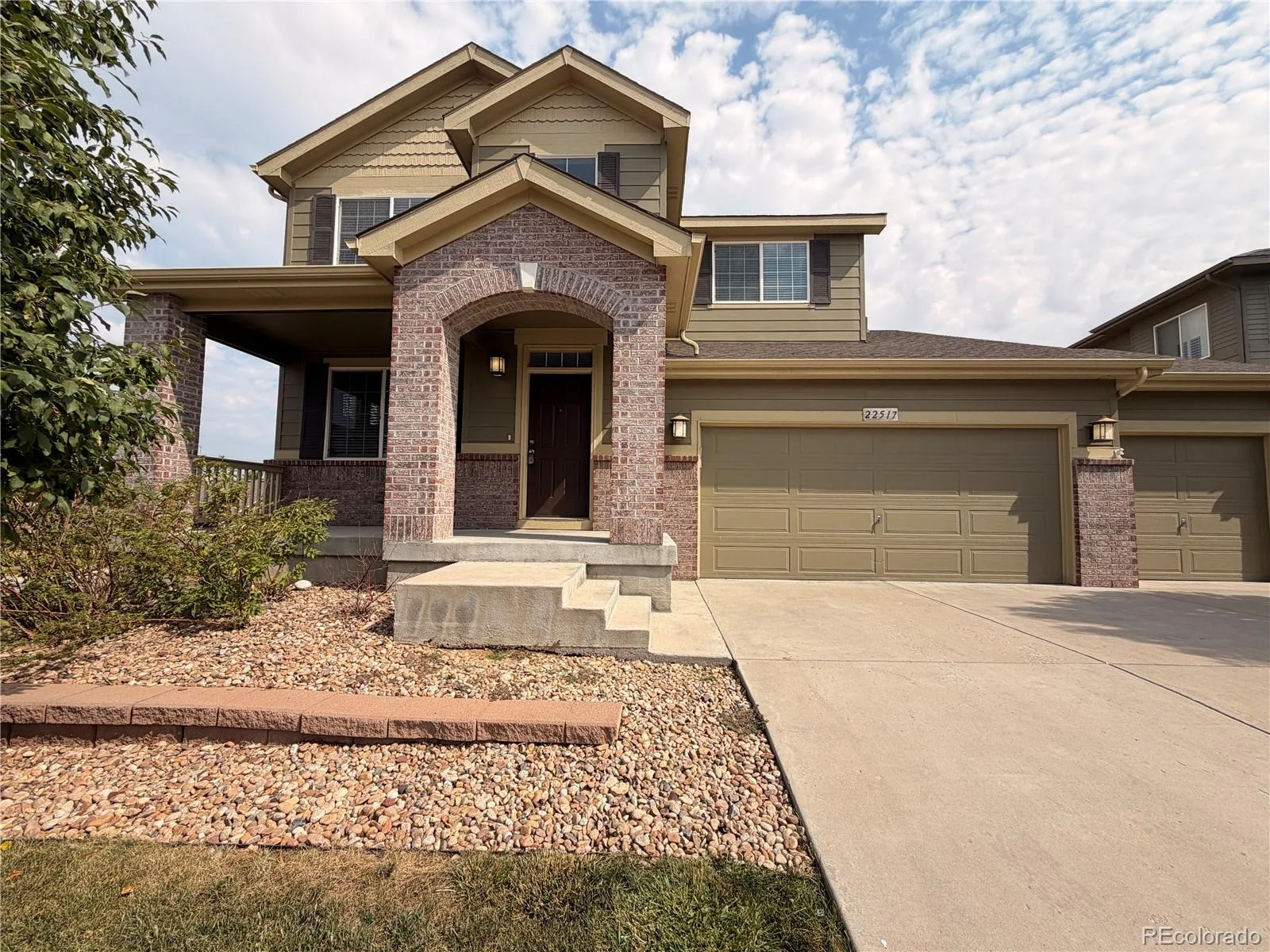 22517 E Layton Circle Aurora CO 80015 | MLS #REC9641408 08262026000507 1600 3