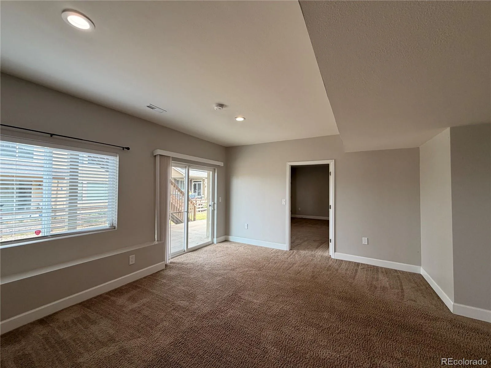 22517 E Layton Circle Aurora CO 80015 | MLS #REC9641408 08262026000507 1600 33
