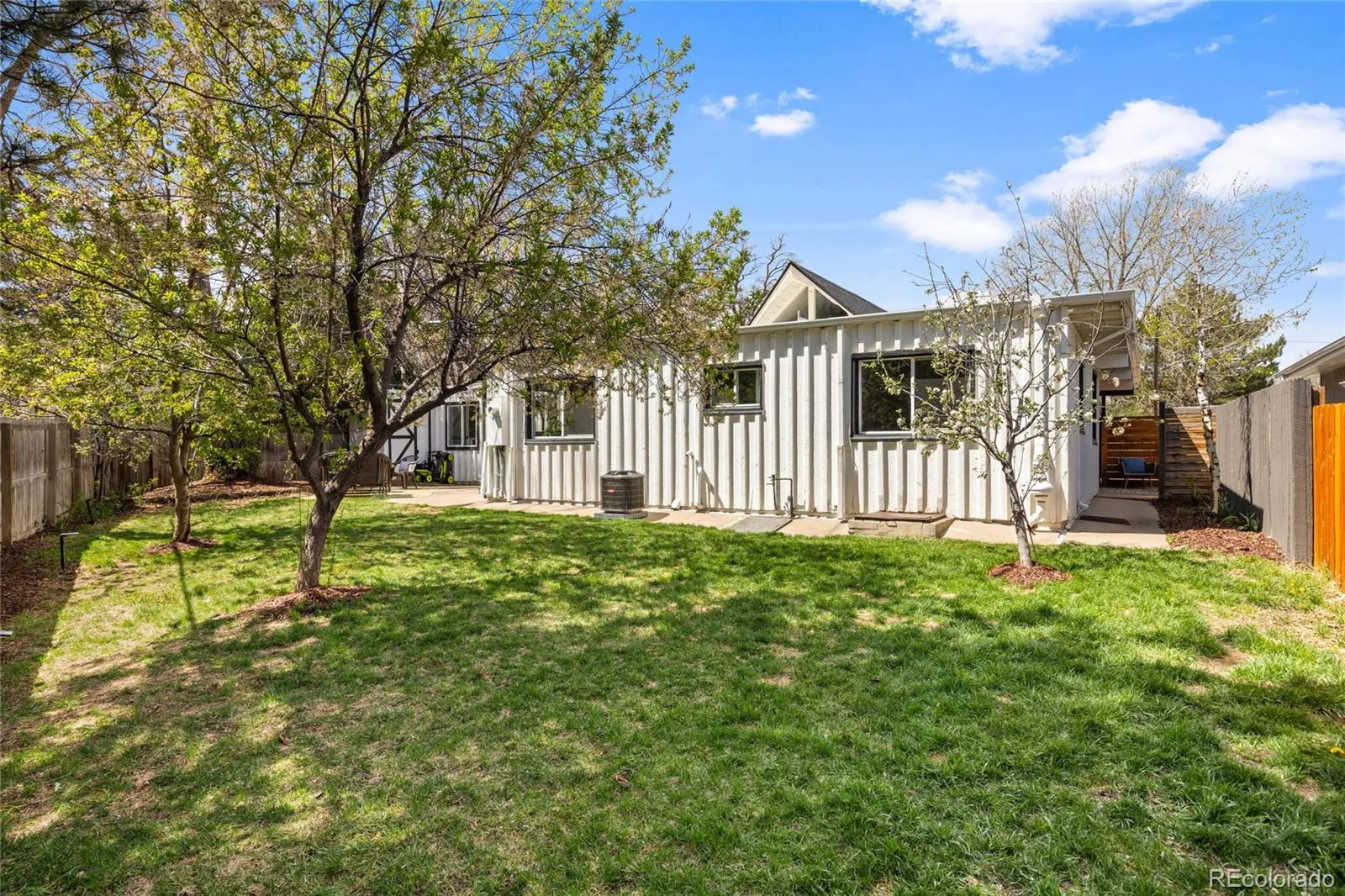 1380 S Dahlia Street Denver CO 80222 MLS #REC9641986 05202026195731 1600 32