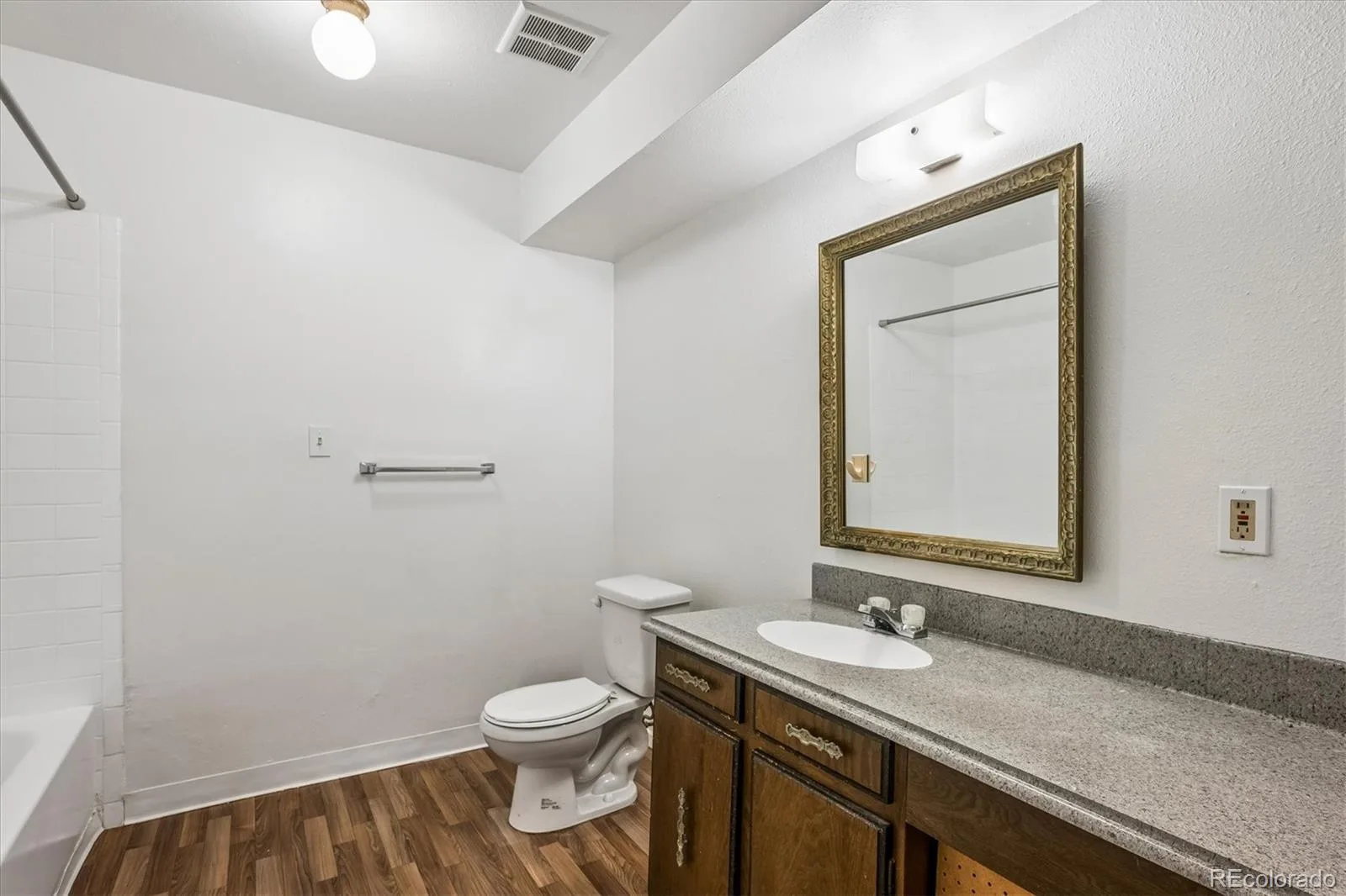 7455 E Quincy Avenue #107 Denver CO 80237 | MLS #REC9644090 08262026191647 1600 10