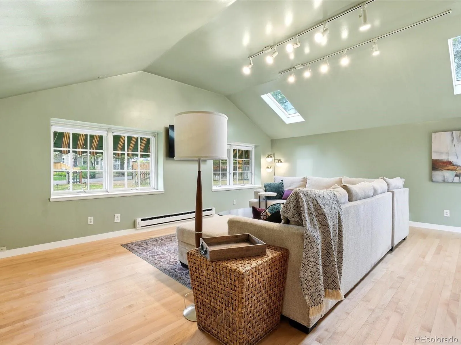 04142026212533 1600 13