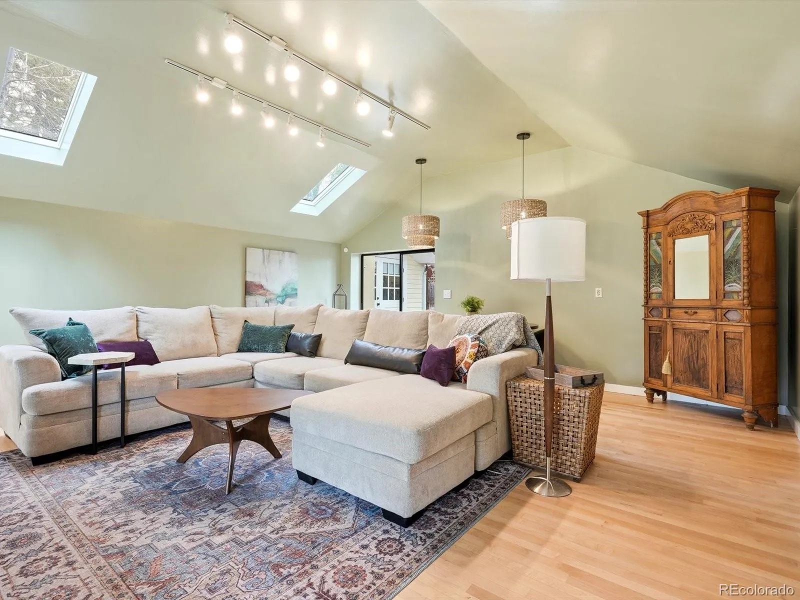 04142026212533 1600 14