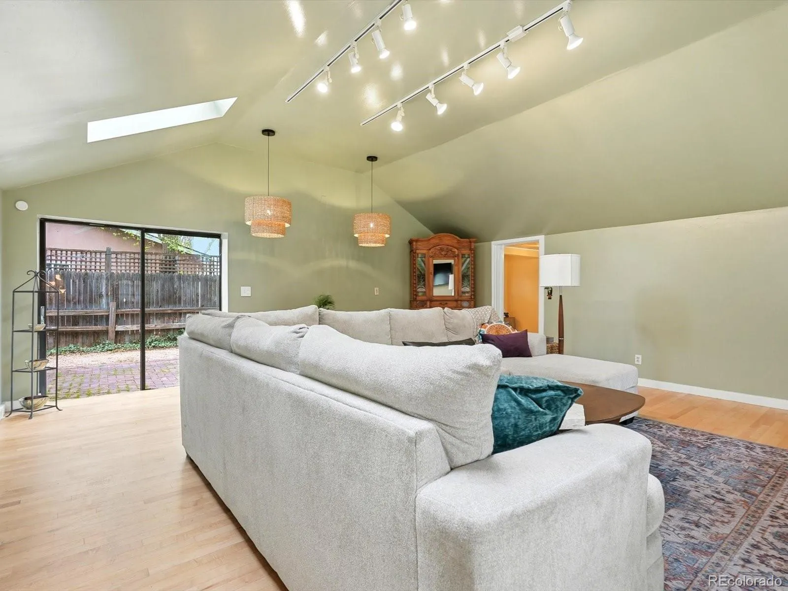 04142026212533 1600 17