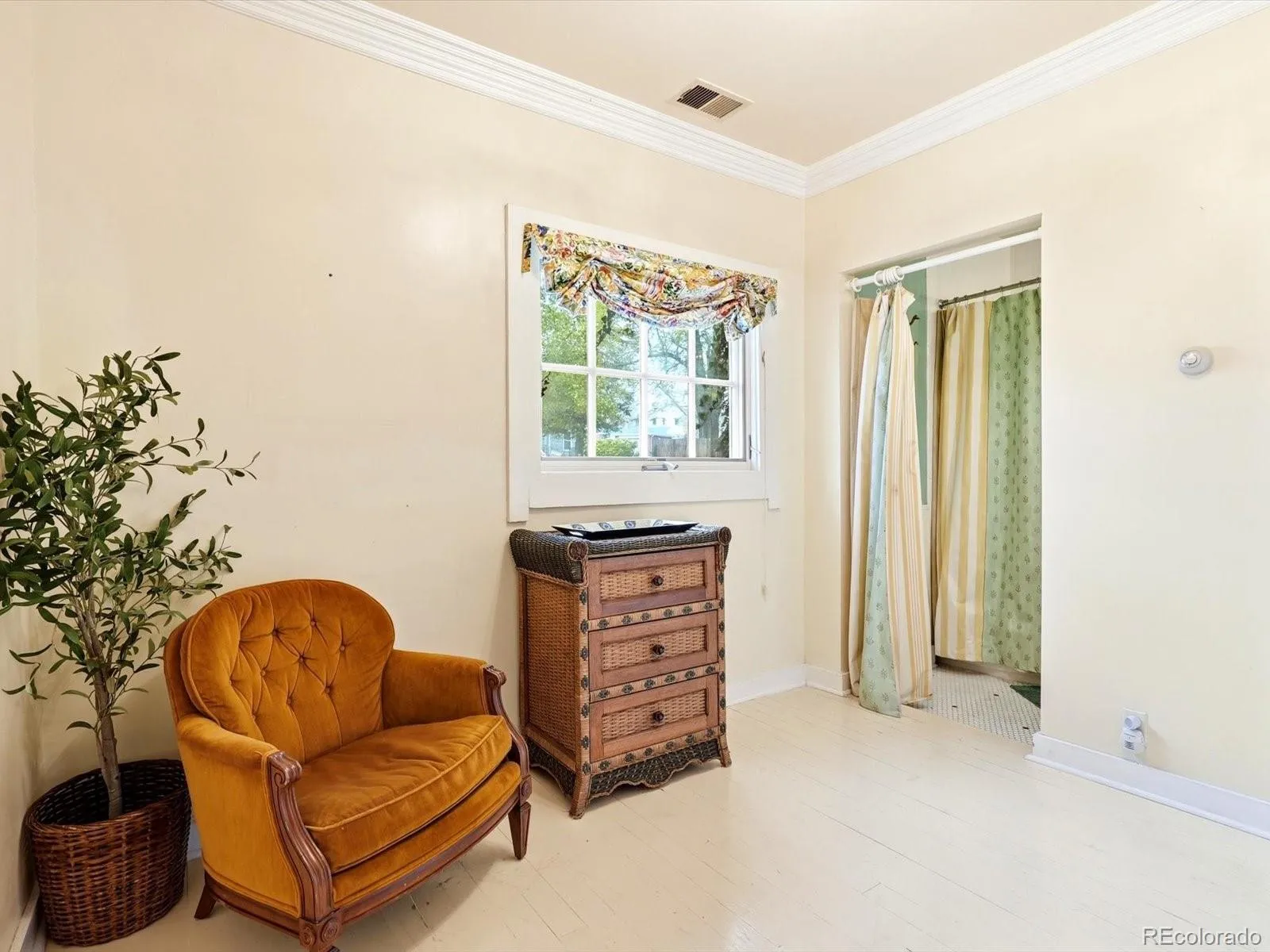 04142026212533 1600 30