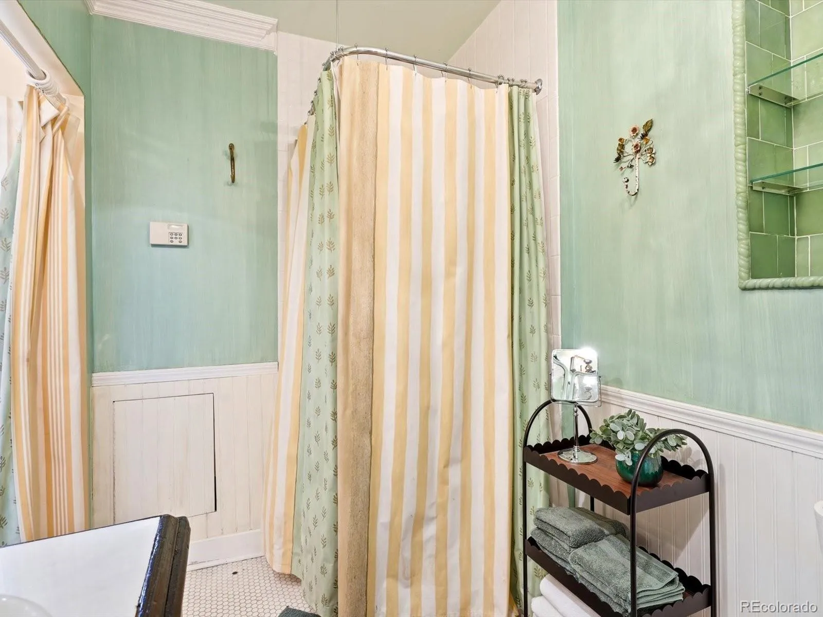 04142026212533 1600 32