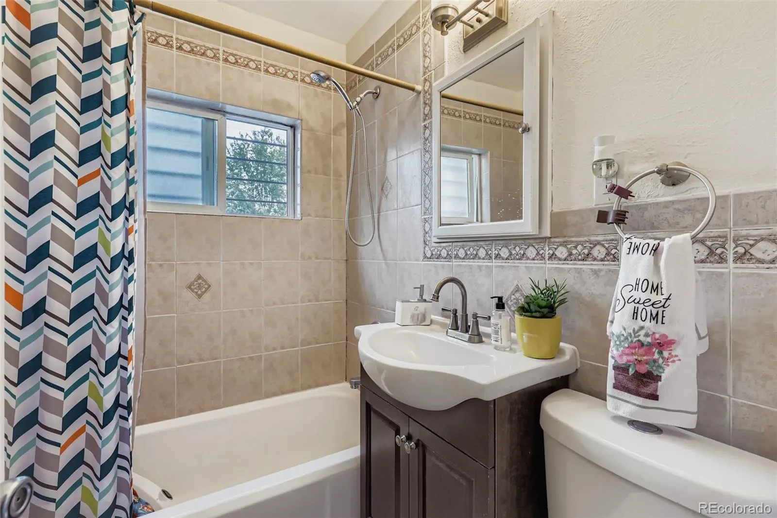 452 N Perry Street Denver CO 80204 MLS #REC9644935 04012026010553 1600 18