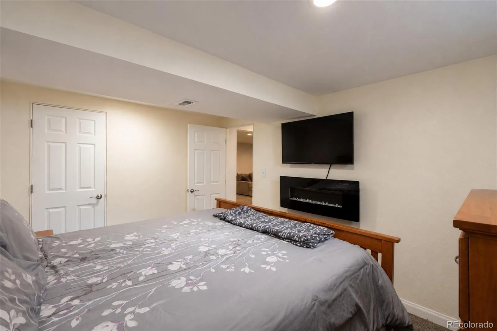 6696 Newcombe Street Arvada CO 80004 | MLS #REC9645232 07202026204952 1600 25