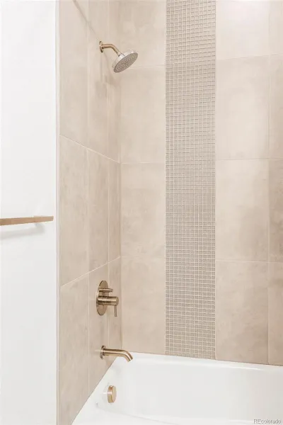 04172026145354 800 26