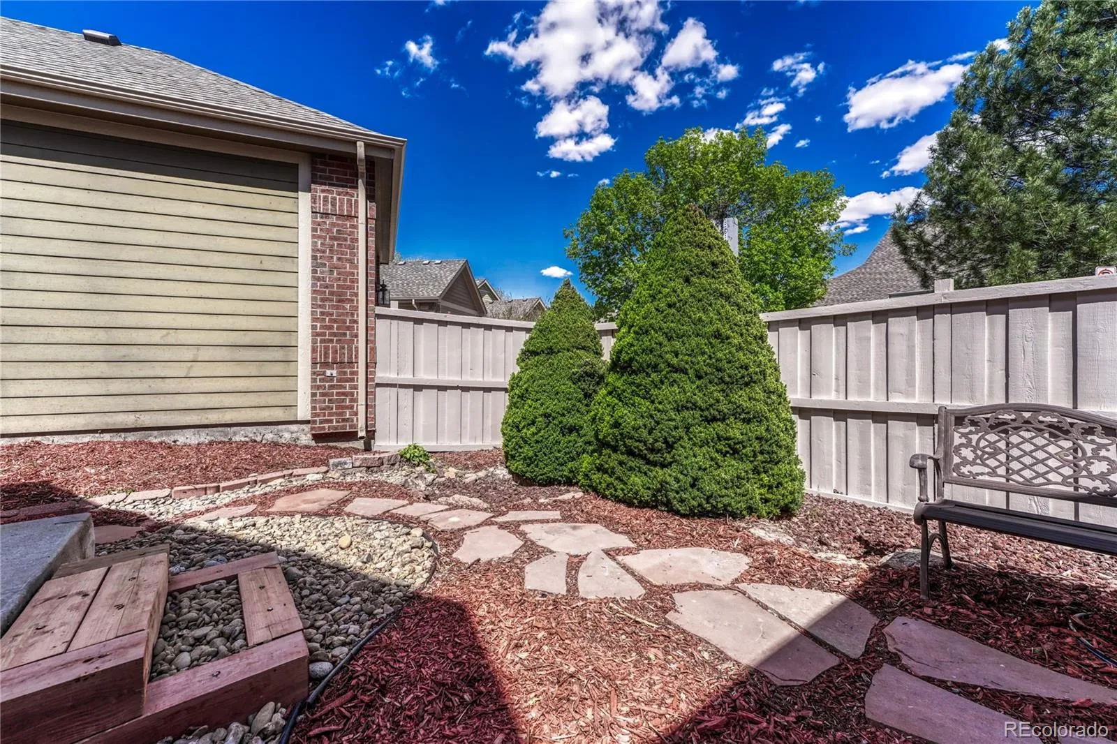 04162026173724 1600 32