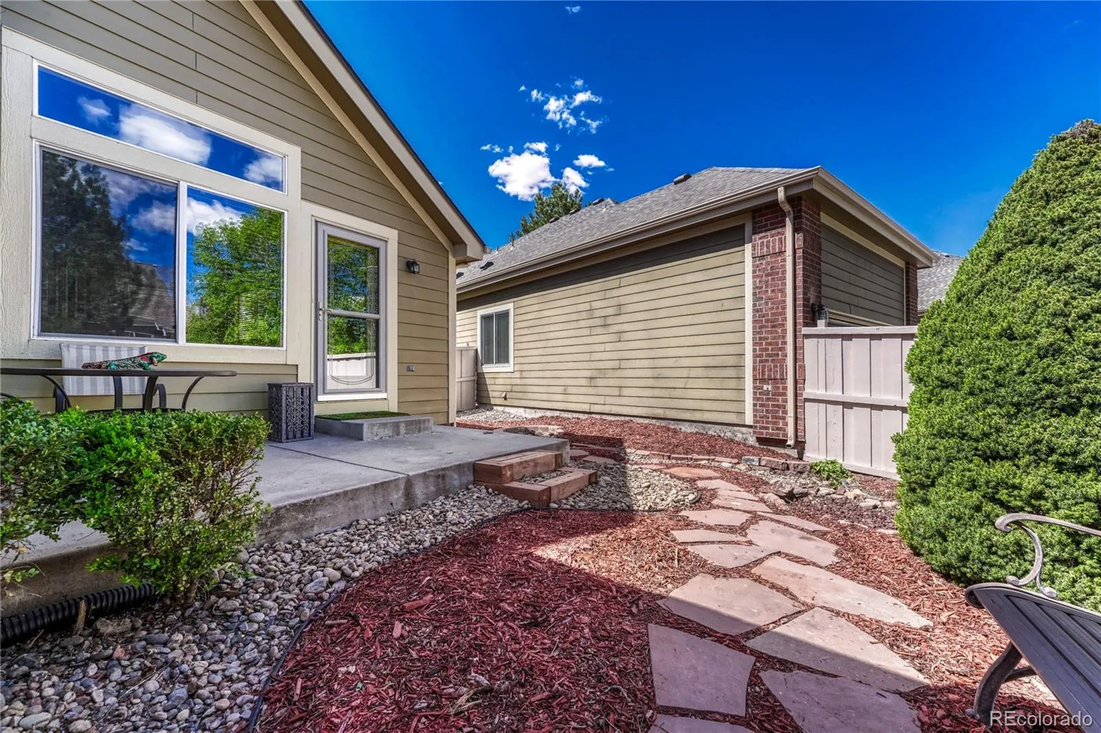 04162026173724 1600 33