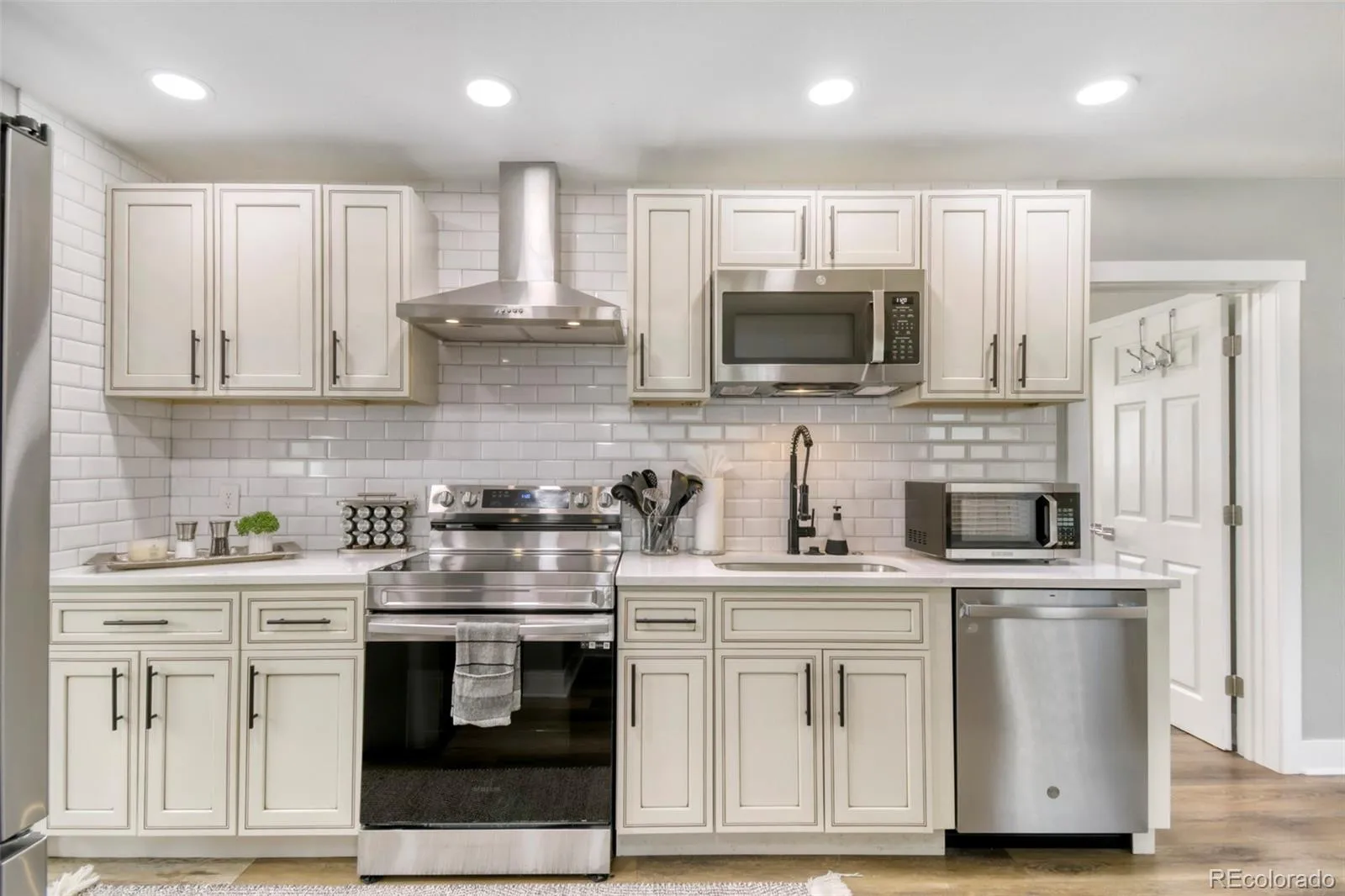 04142026212144 1600 8