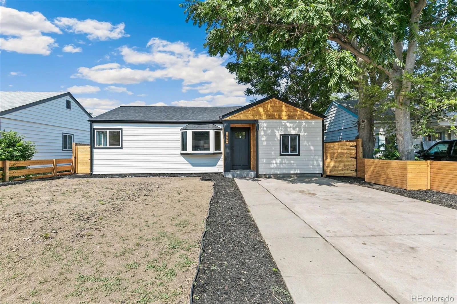 1657 Macon Street Aurora CO 80010 MLS #REC9655596 07032026163930 1600 17