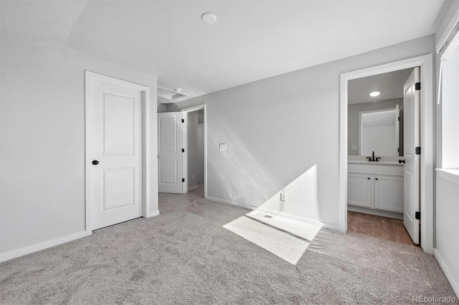 20323 E 57th Avenue Aurora CO 80019 | MLS #REC9658608 10022026225553 1600 18