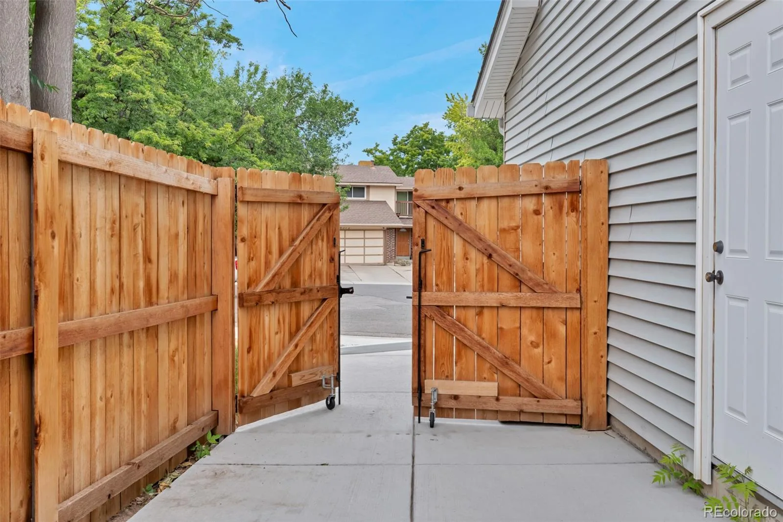 8348 W 77th Way Arvada CO 80005 | MLS #REC9660490 07302026170130 1600 30