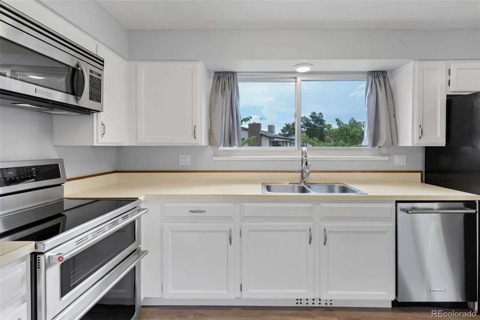 8348 W 77th Way Arvada CO 80005 | MLS #REC9660490 07302026170130 1600 9