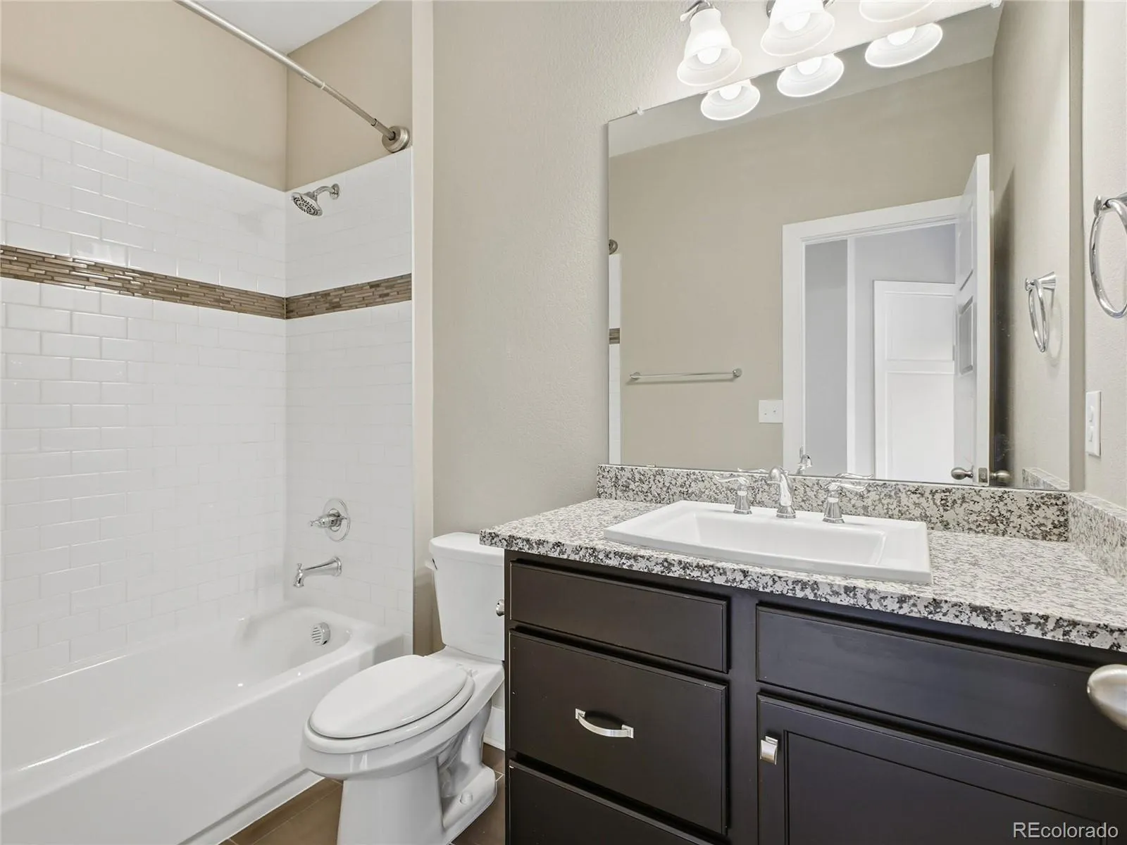 506 E Hinsdale Avenue Littleton CO 80122 MLS #REC9663227 04092026174549 1600 12