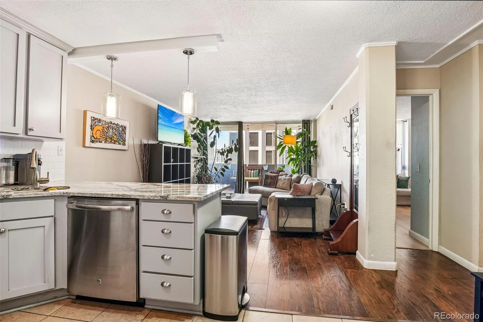 909 N Logan Street #5B Denver CO 80203 | MLS #REC9664691 09042026165732 1600 15