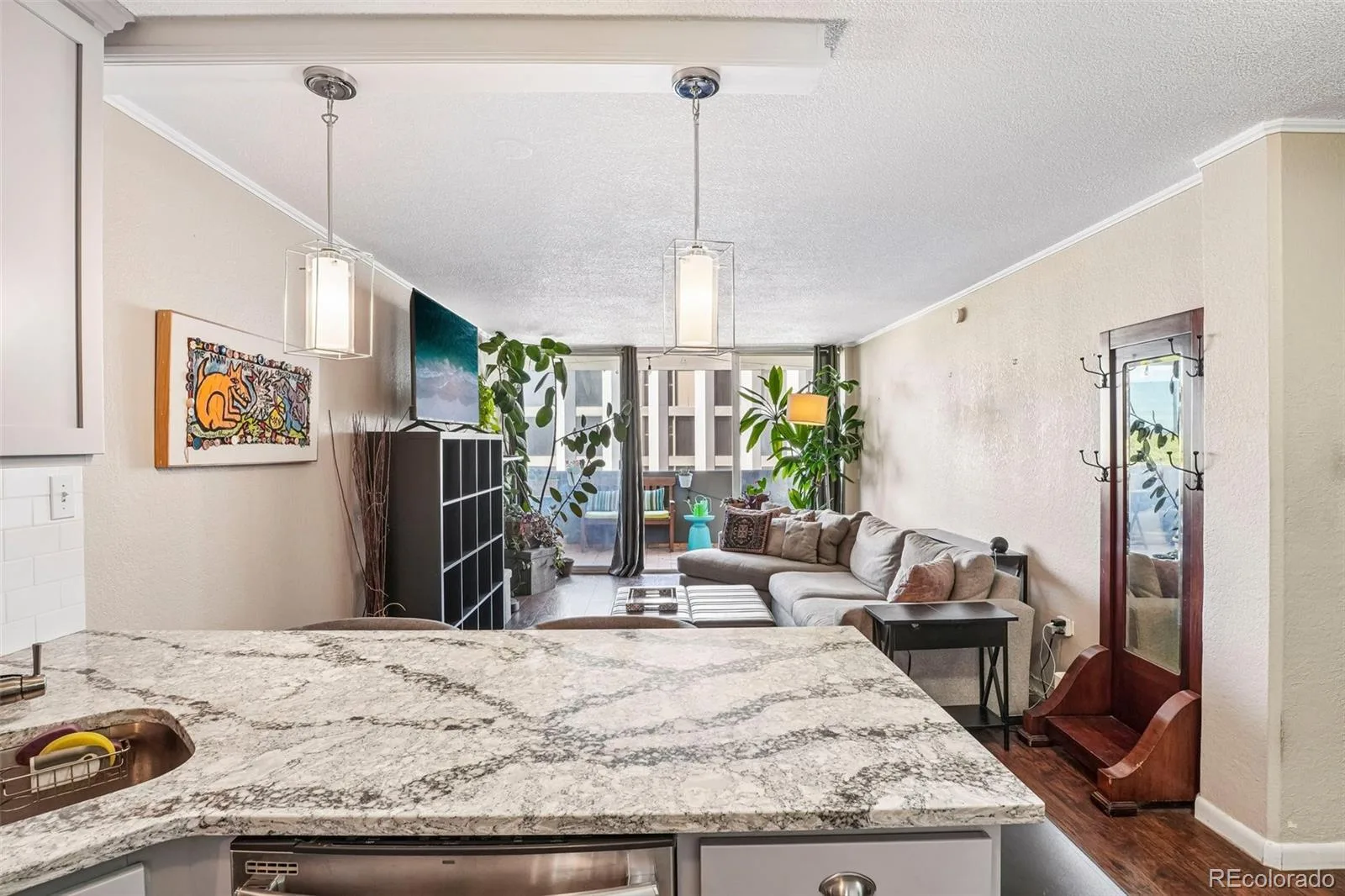 909 N Logan Street #5B Denver CO 80203 | MLS #REC9664691 09042026165732 1600 20