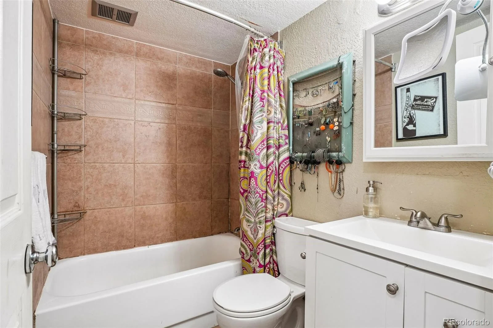 909 N Logan Street #5B Denver CO 80203 | MLS #REC9664691 09042026165732 1600 30