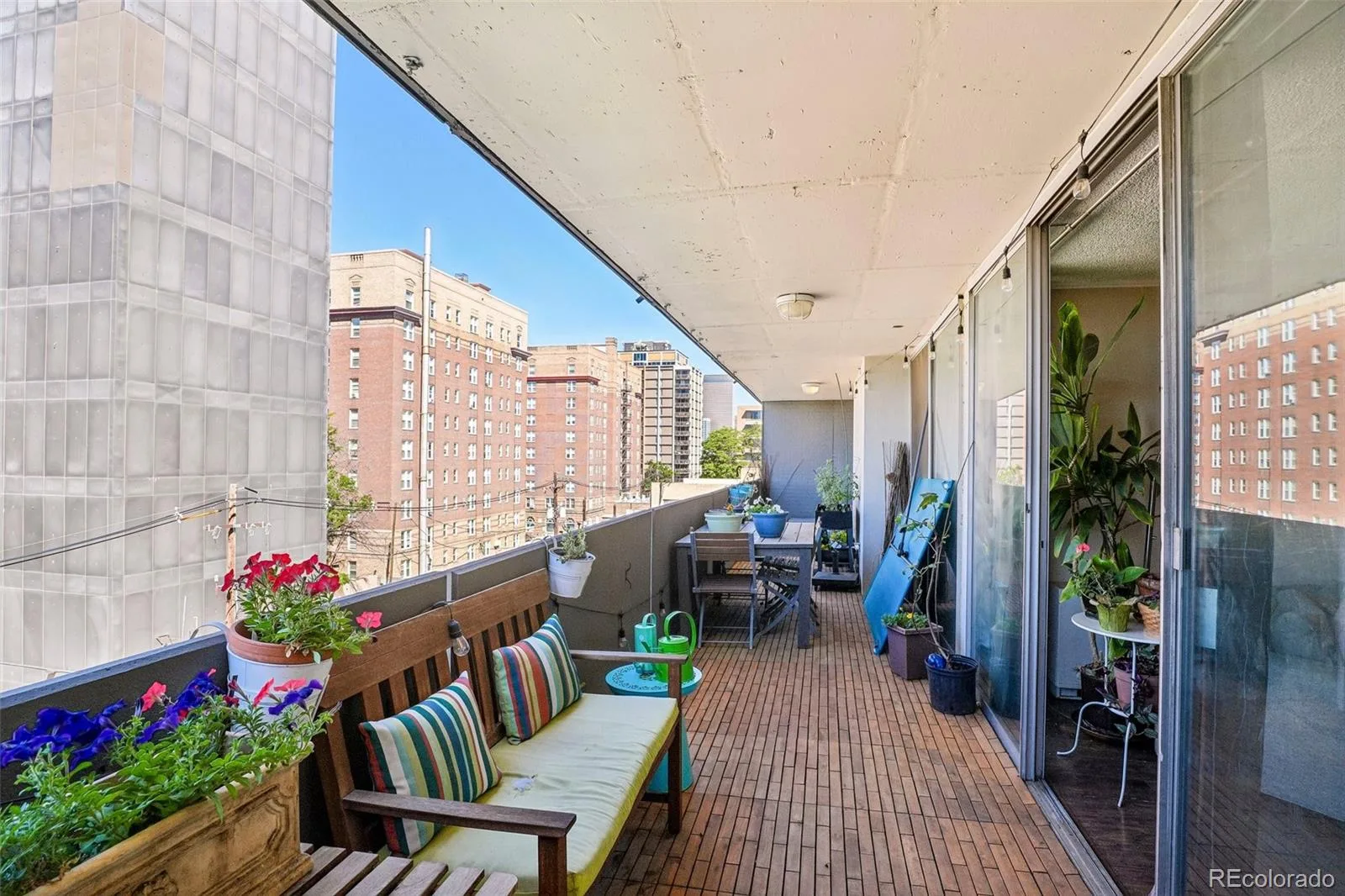 909 N Logan Street #5B Denver CO 80203 | MLS #REC9664691 09042026165732 1600 37