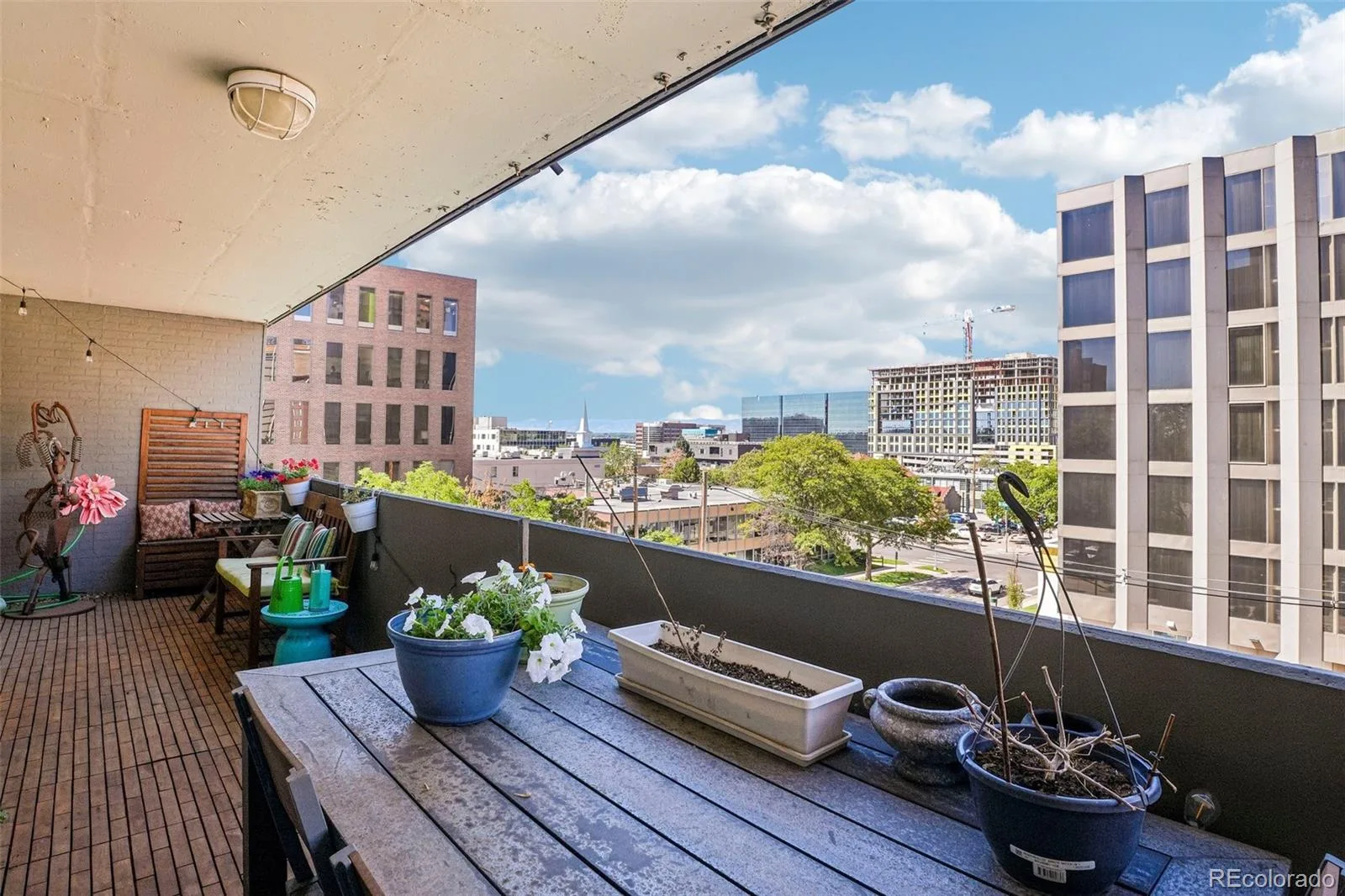 909 N Logan Street #5B Denver CO 80203 | MLS #REC9664691 09042026165732 1600 38