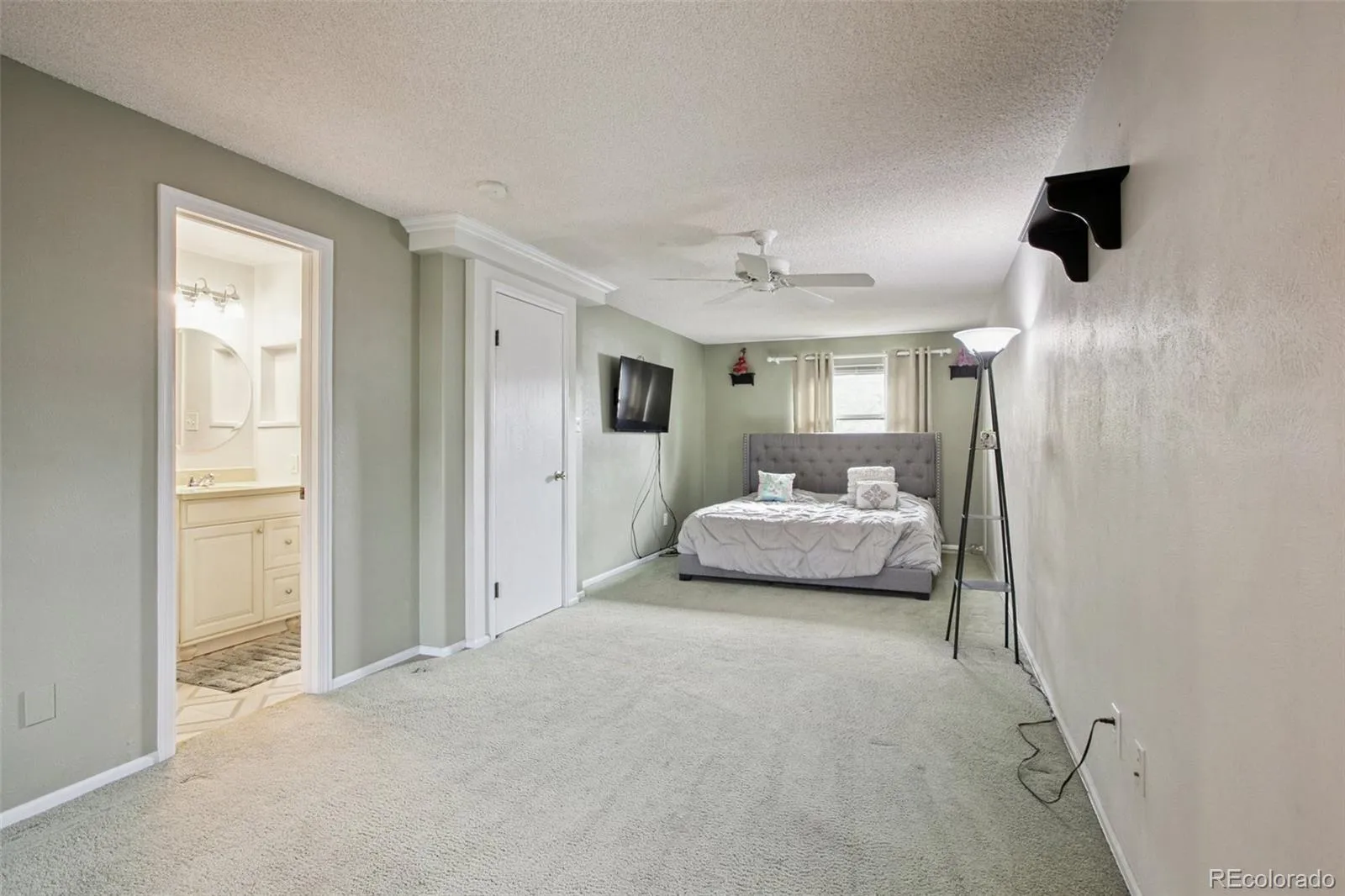 2454 Tulip Street Longmont CO 80501 MLS #REC9668125 04012026190059 1600 7